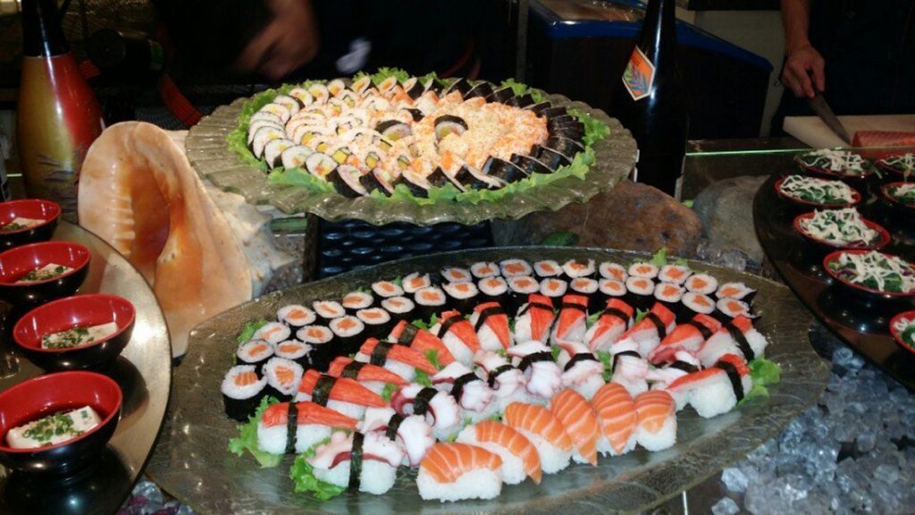 Bày trí buffet sushi