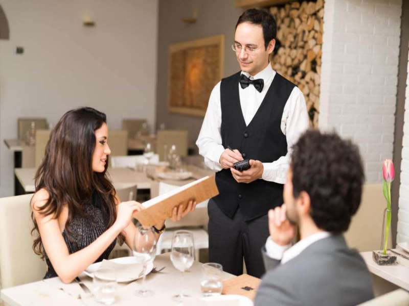 công việc nhân viên phục vụ nhà hàng