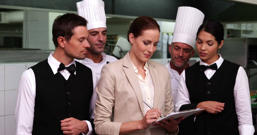 Quản lý nhà hàng là làm gì? Vai trò của quản lý nhà hàng là gì?